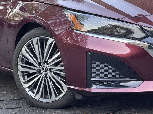 Used 2024 Nissan Altima 2.5 SL image 3