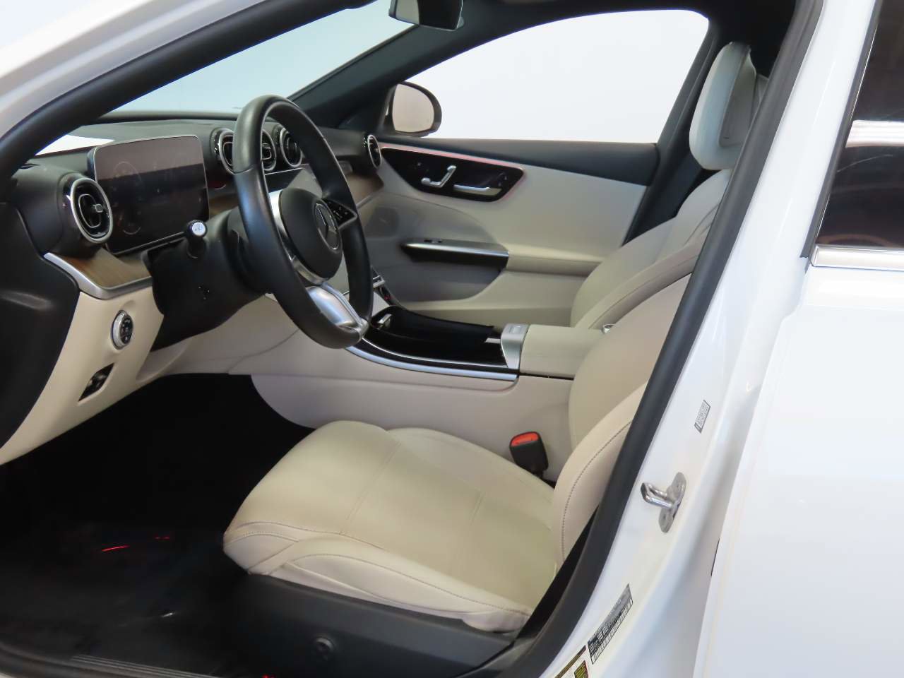 Used 2025 Mercedes-Benz C 300 Sedan image 12