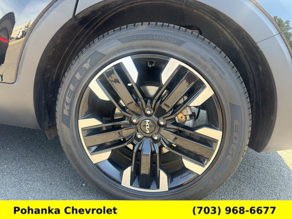 Used 2024 Kia Telluride SX w/ Towing Package FWD image 38