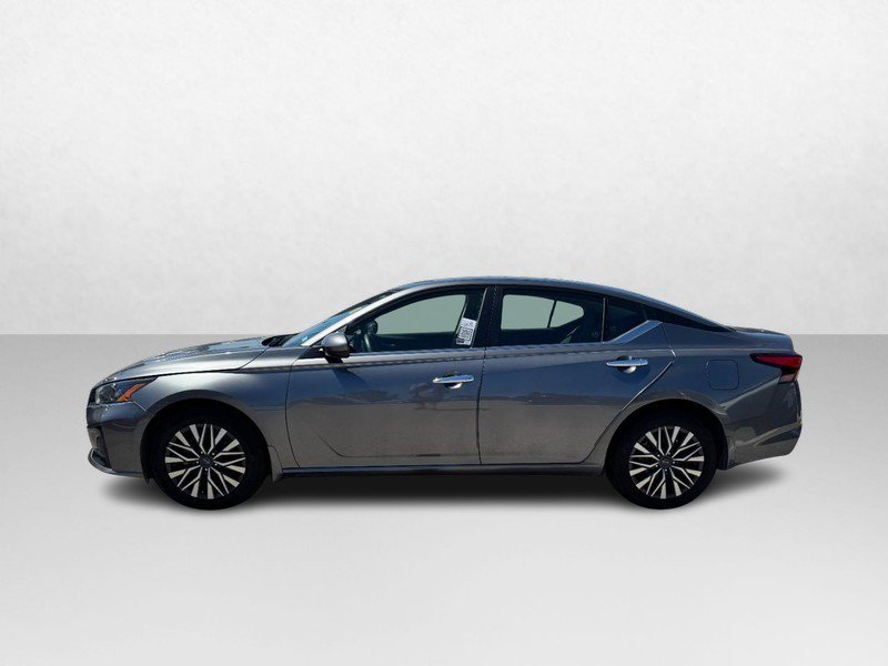 Used 2024 Nissan Altima 2.5 SV w/ SV Premium Package AWD/4WD image 8
