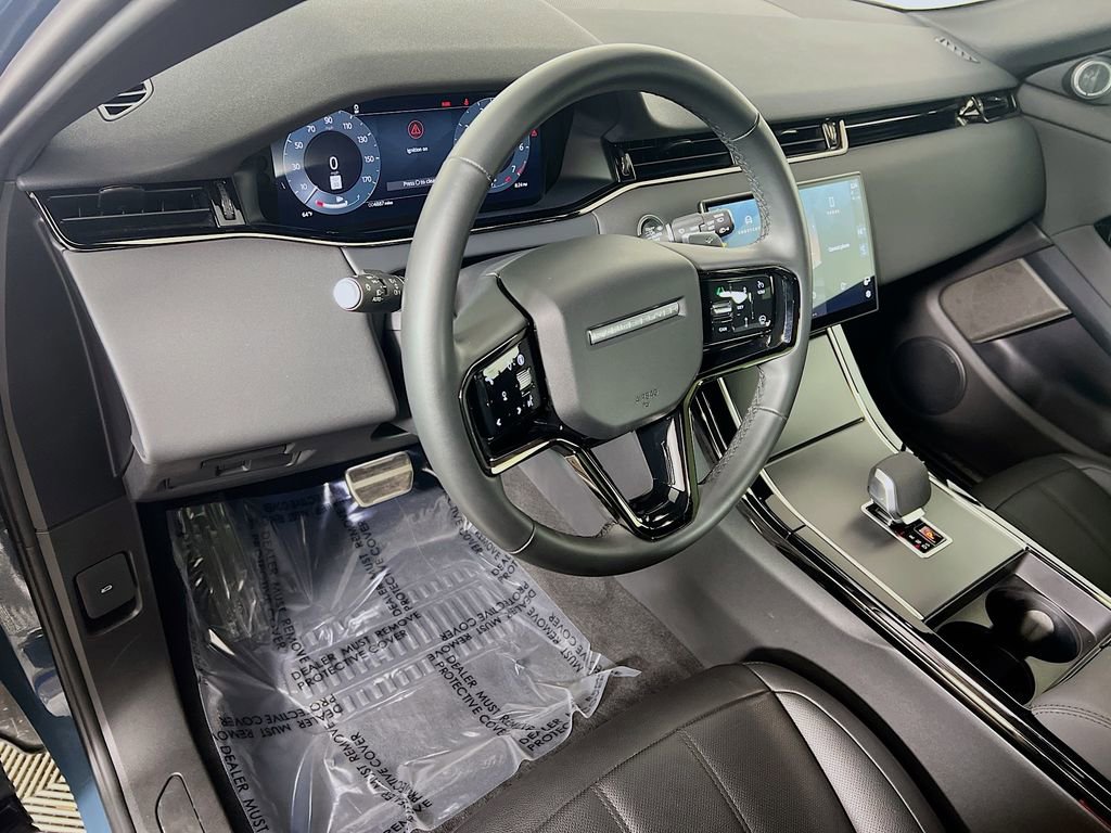 Certified 2025 Land Rover Range Rover Evoque Dynamic SE image 9
