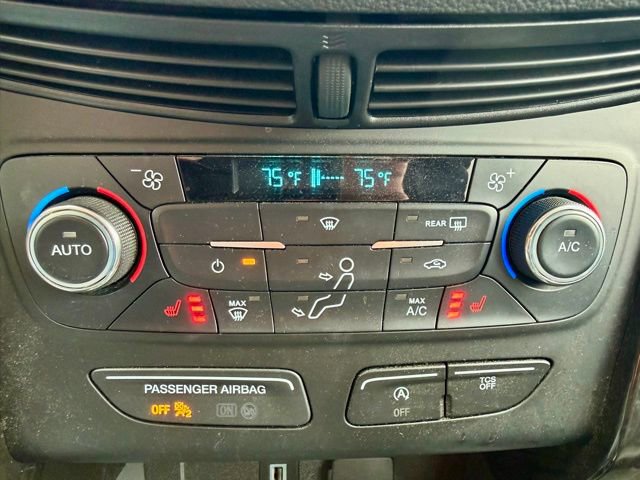 Used 2017 Ford Escape Titanium image 33