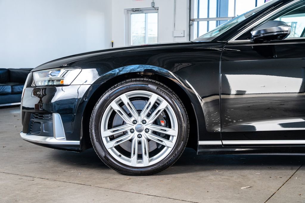 Used 2020 Audi S8 L image 9