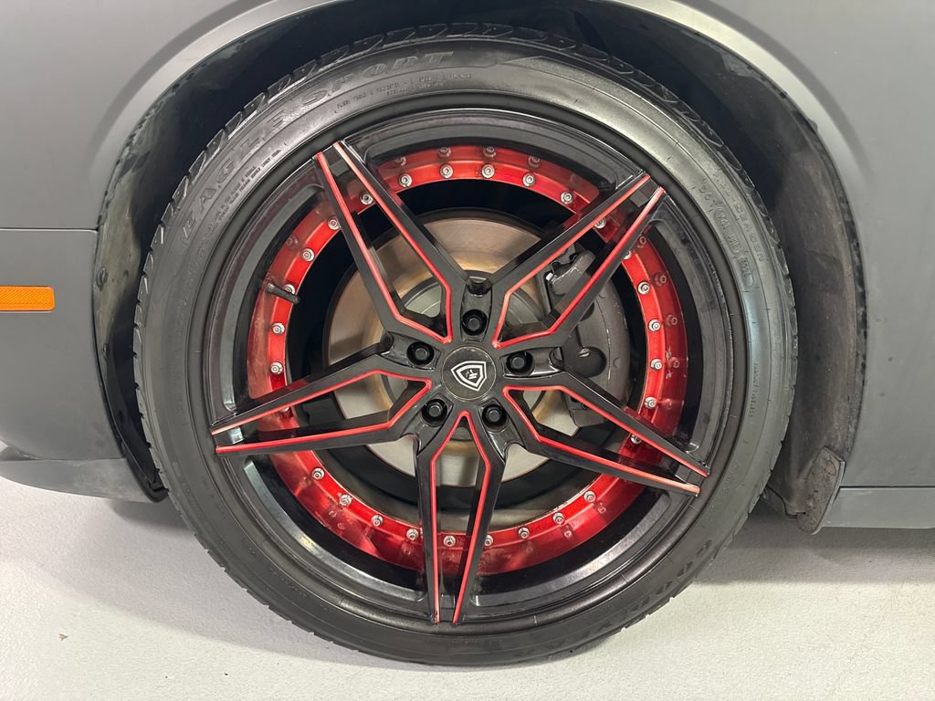 Used 2018 Dodge Challenger R/T w/ Blacktop Package RWD image 40