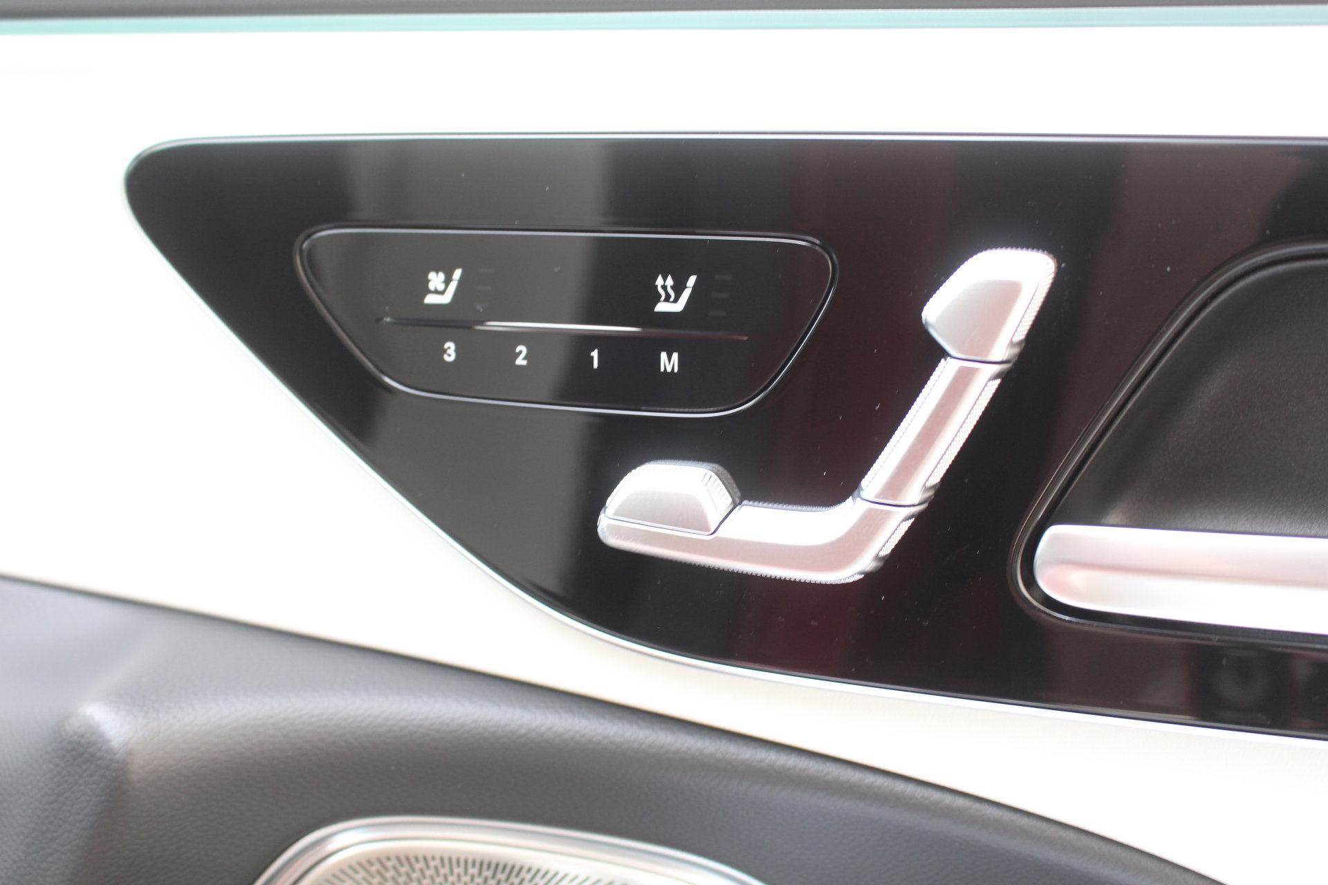 New 2026 Mercedes-Benz E 53 AMG e 4MATIC Sedan image 24