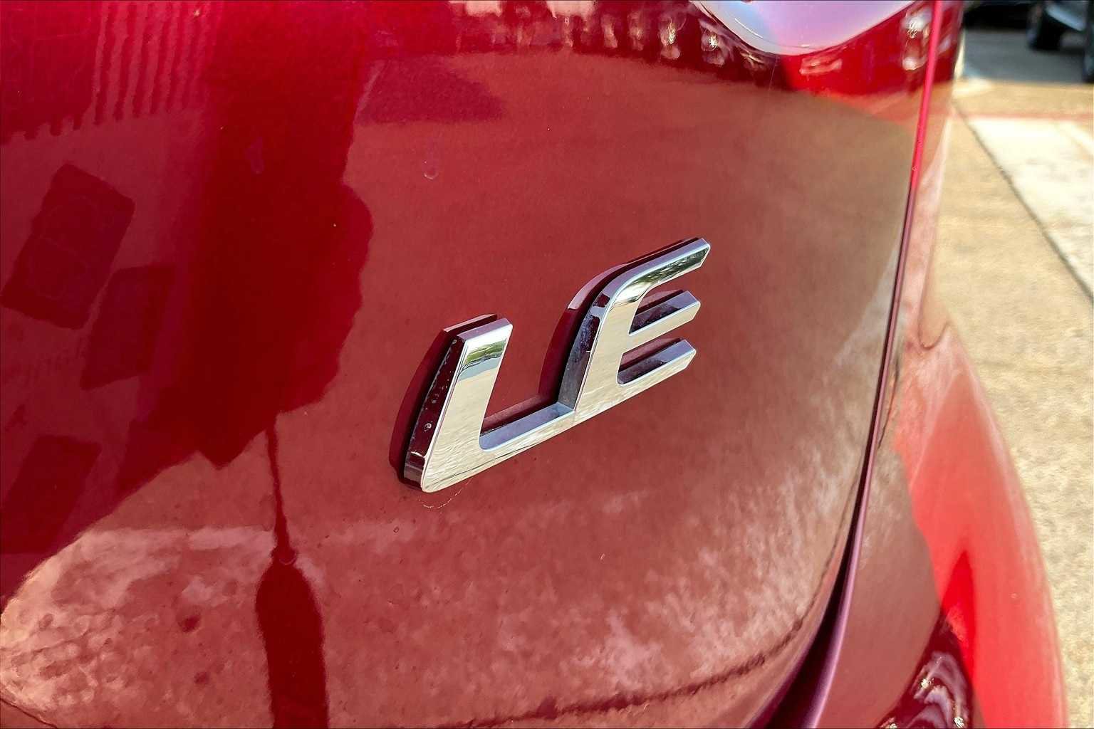 Used 2022 Toyota Corolla LE image 7