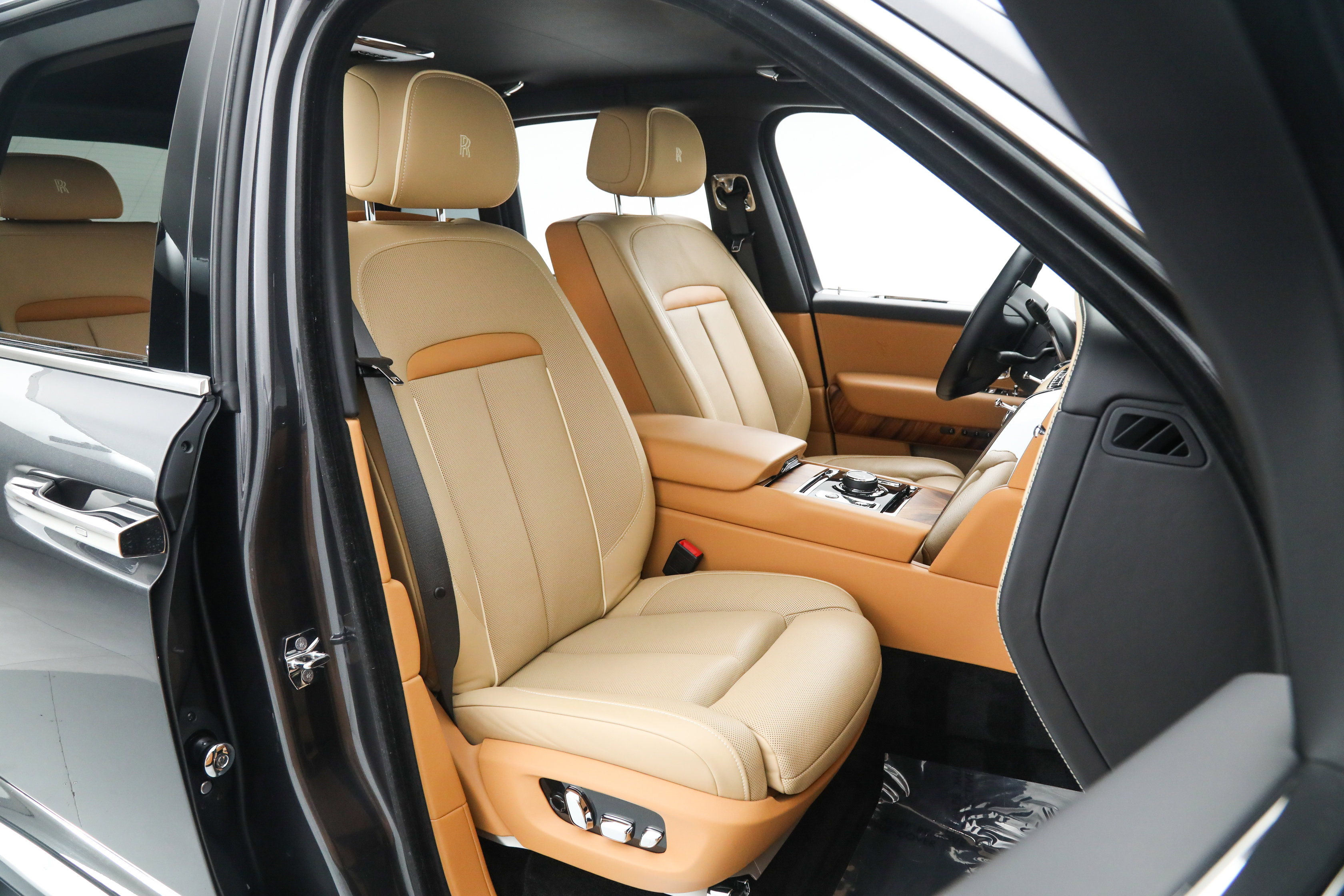 Used 2022 Rolls-Royce Cullinan image 19