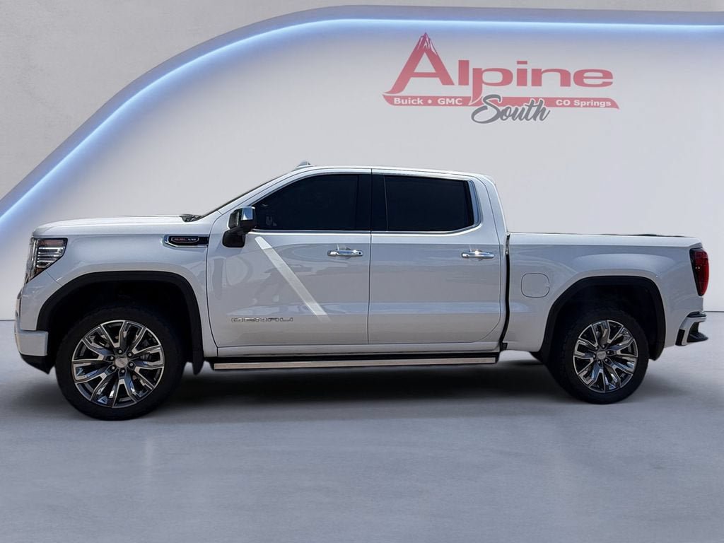 Used 2023 GMC Sierra 1500 Denali w/ Denali Reserve Package AWD/4WD image 2