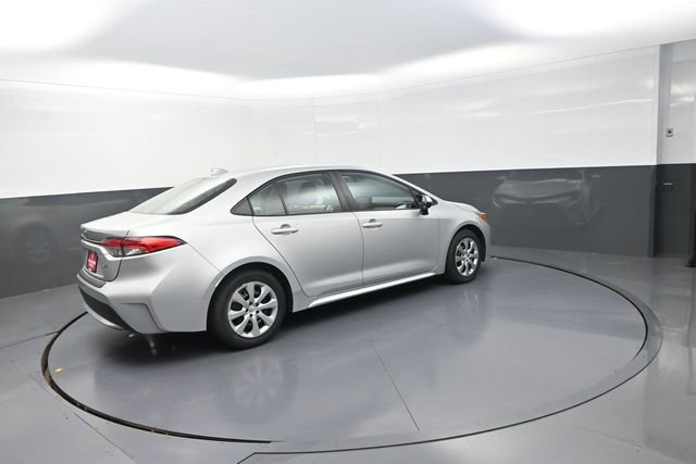 Used 2022 Toyota Corolla LE FWD image 7