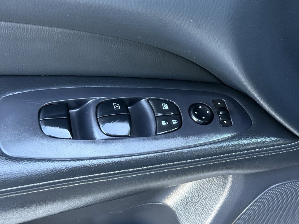 Used 2018 Nissan Pathfinder S image 13