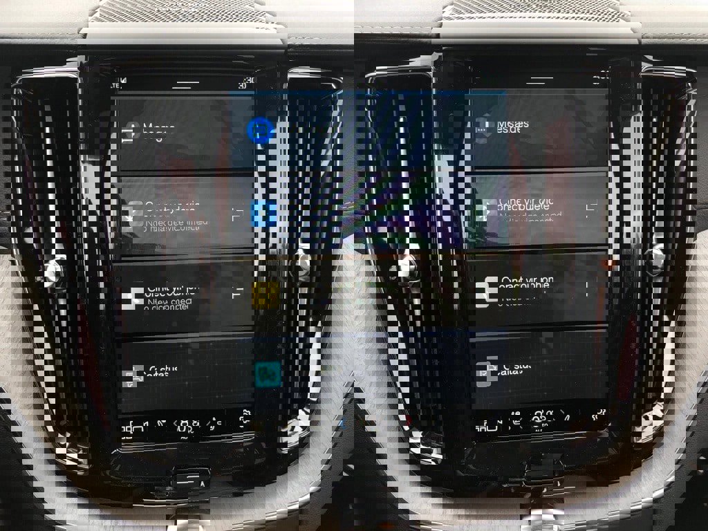 Used 2025 Volvo XC60 B5 Ultra w/ Protection Package Premier image 23