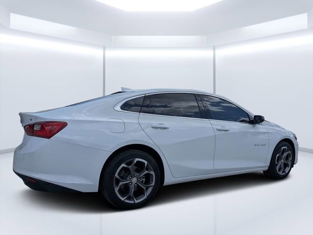 Used 2024 Chevrolet Malibu LT image 3