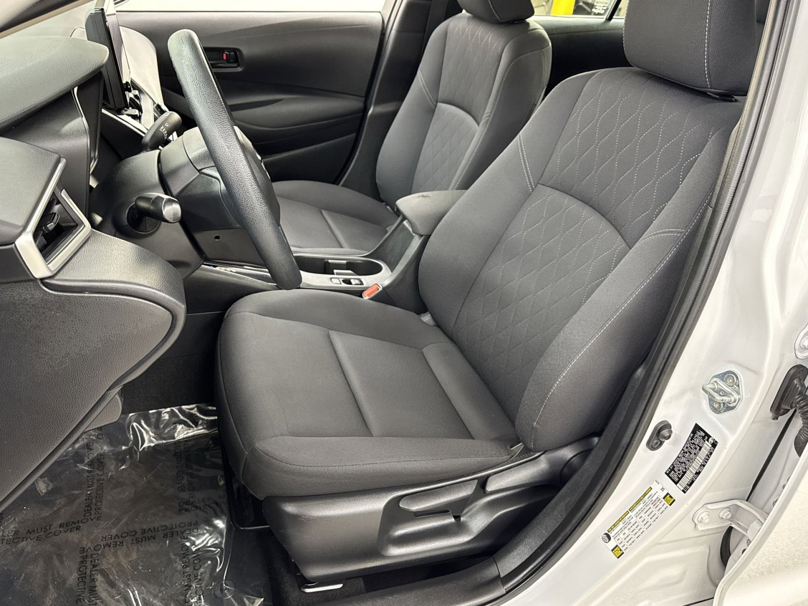 Used 2023 Toyota Corolla LE image 4