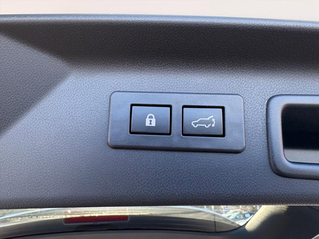 Used 2025 Subaru Forester Premium w/ Convenience Package #2 image 25