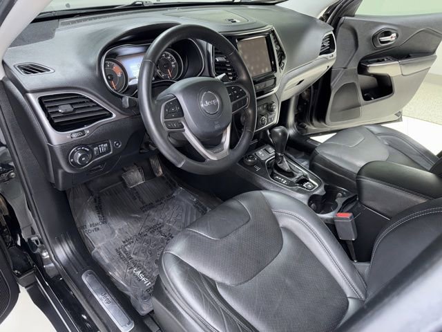 Used 2020 Jeep Cherokee Limited image 12