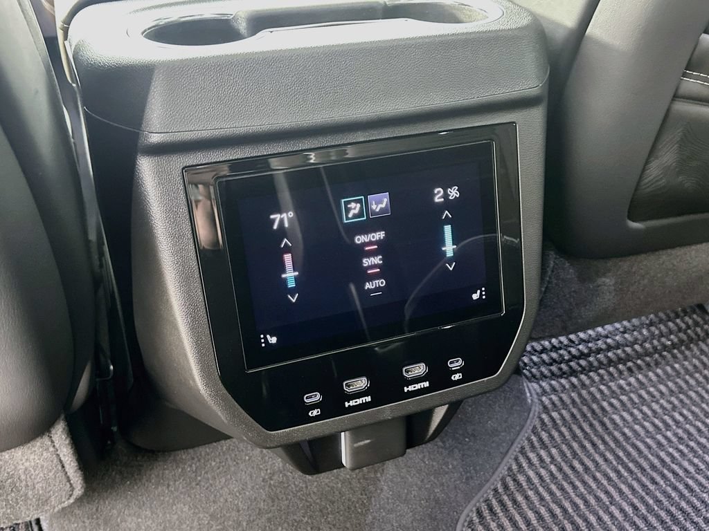 Used 2026 GMC Yukon XL Denali Ultimate AWD/4WD image 33
