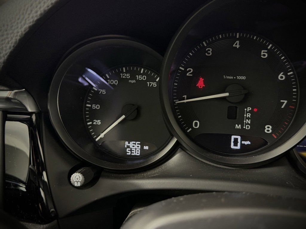 Certified 2025 Porsche Macan image 25