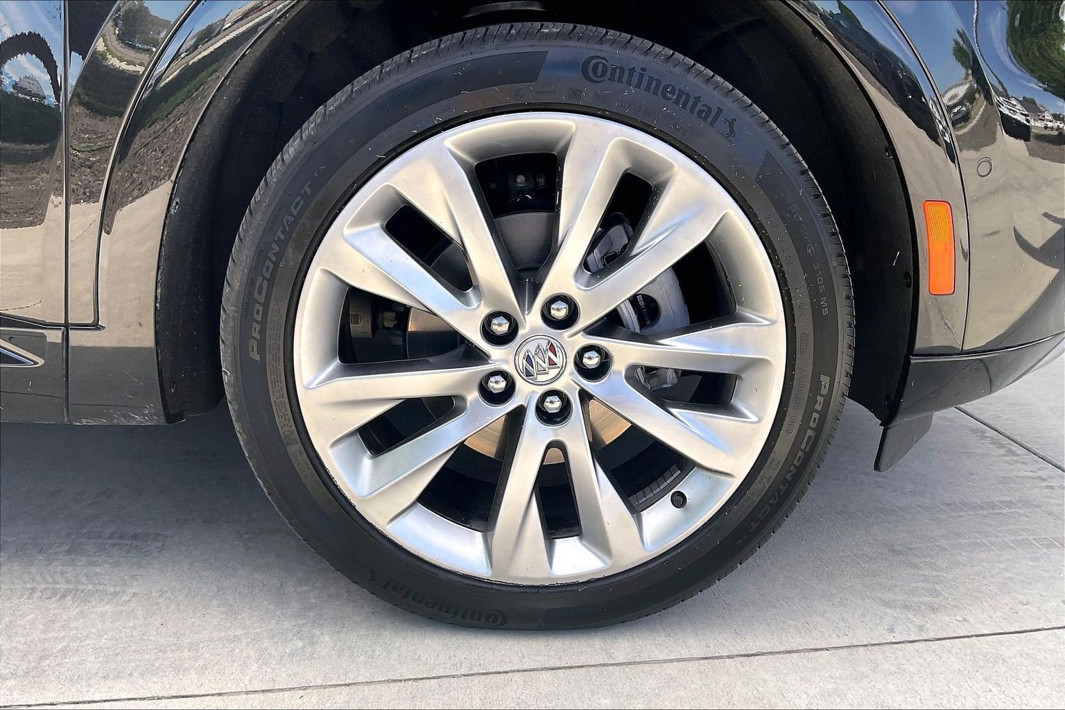 Used 2023 Buick Envision Avenir AWD/4WD image 25