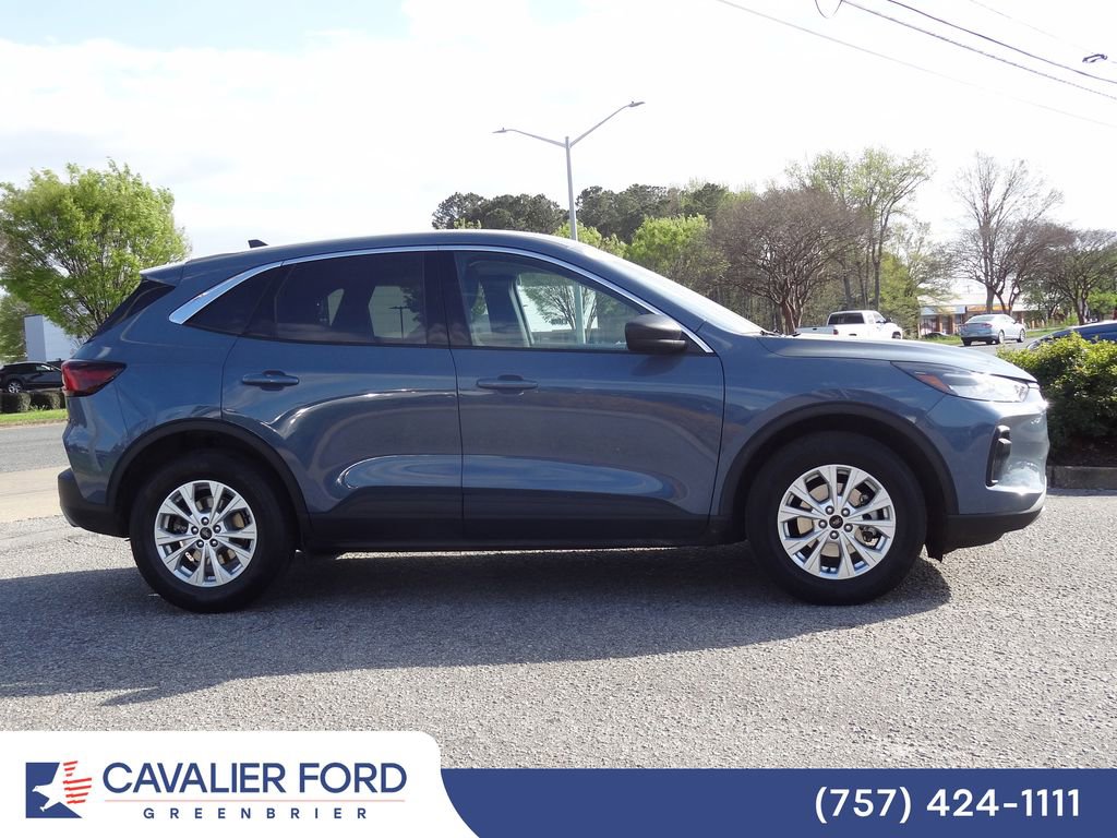 Certified 2023 Ford Escape Active w/ Tech Pack #1 AWD/4WD image 2