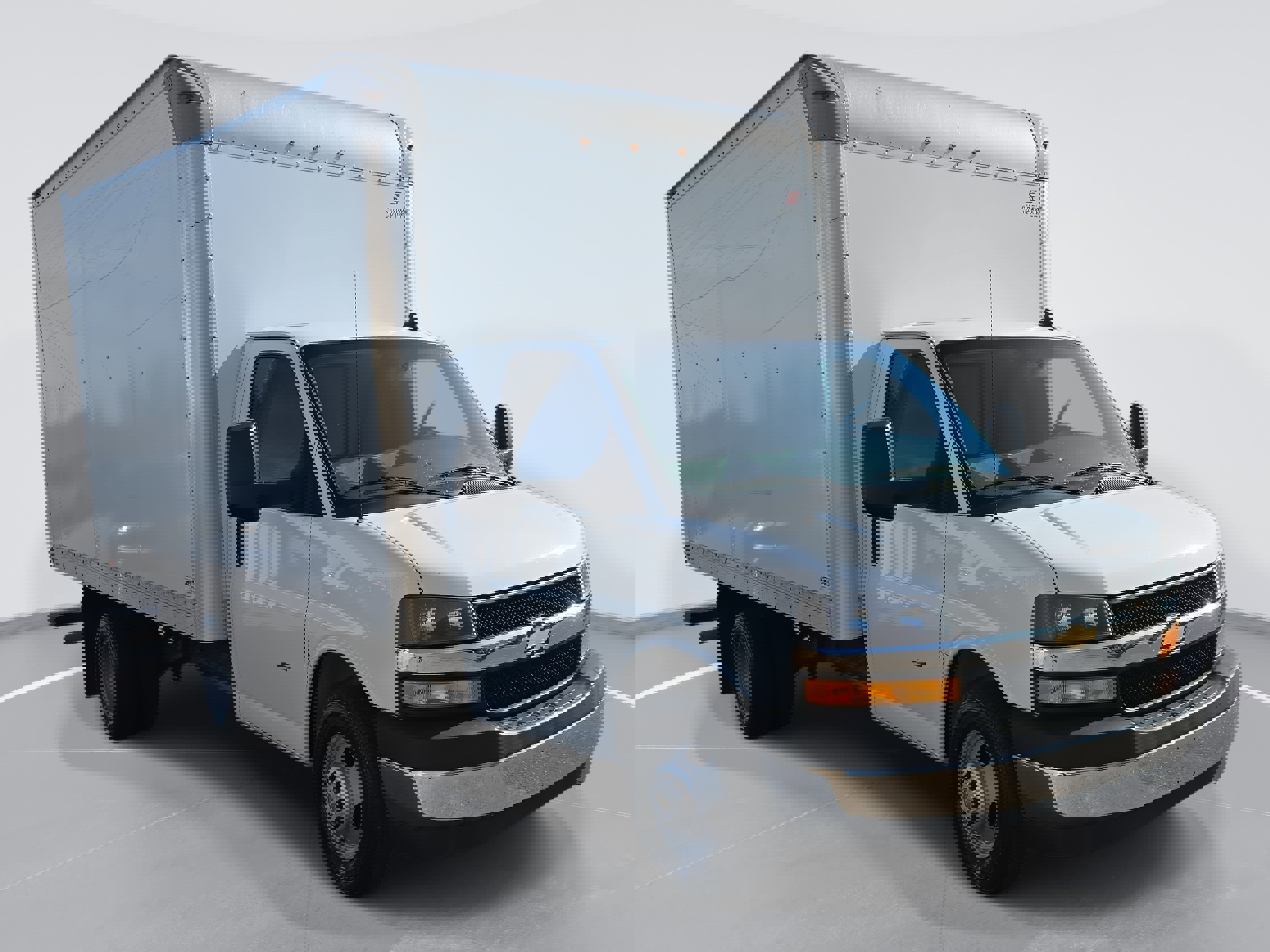 Used 2018 Chevrolet Express 3500 w/ Power Convenience Package image 3