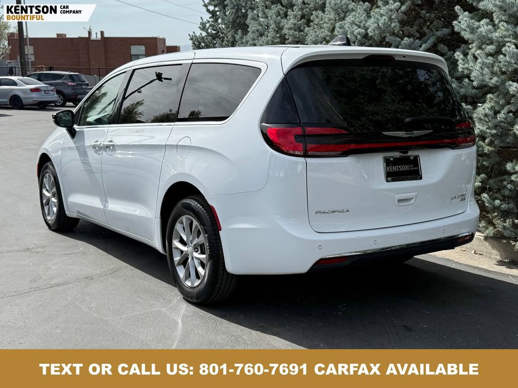 Used 2026 Chrysler Pacifica Limited AWD/4WD image 6