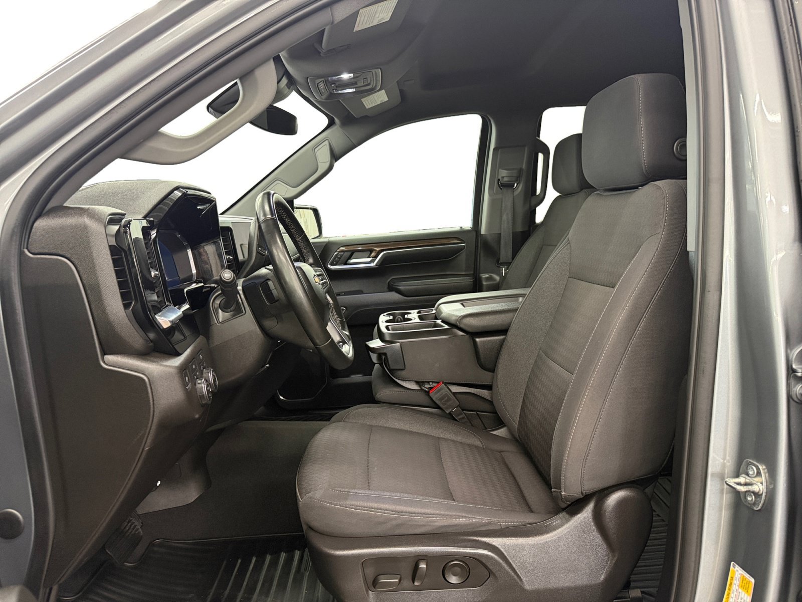 Used 2024 Chevrolet Silverado 1500 LT w/ All Star Edition Plus AWD/4WD image 9