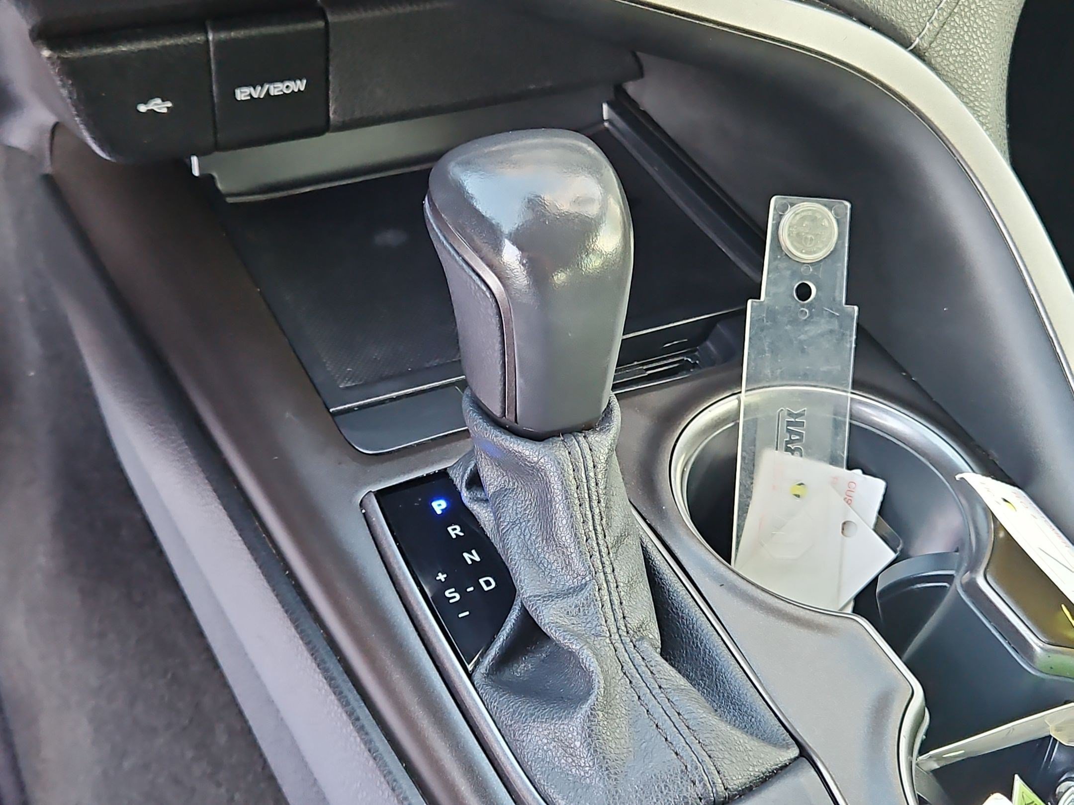 Used 2021 Toyota Camry SE w/ Convenience Package FWD image 22