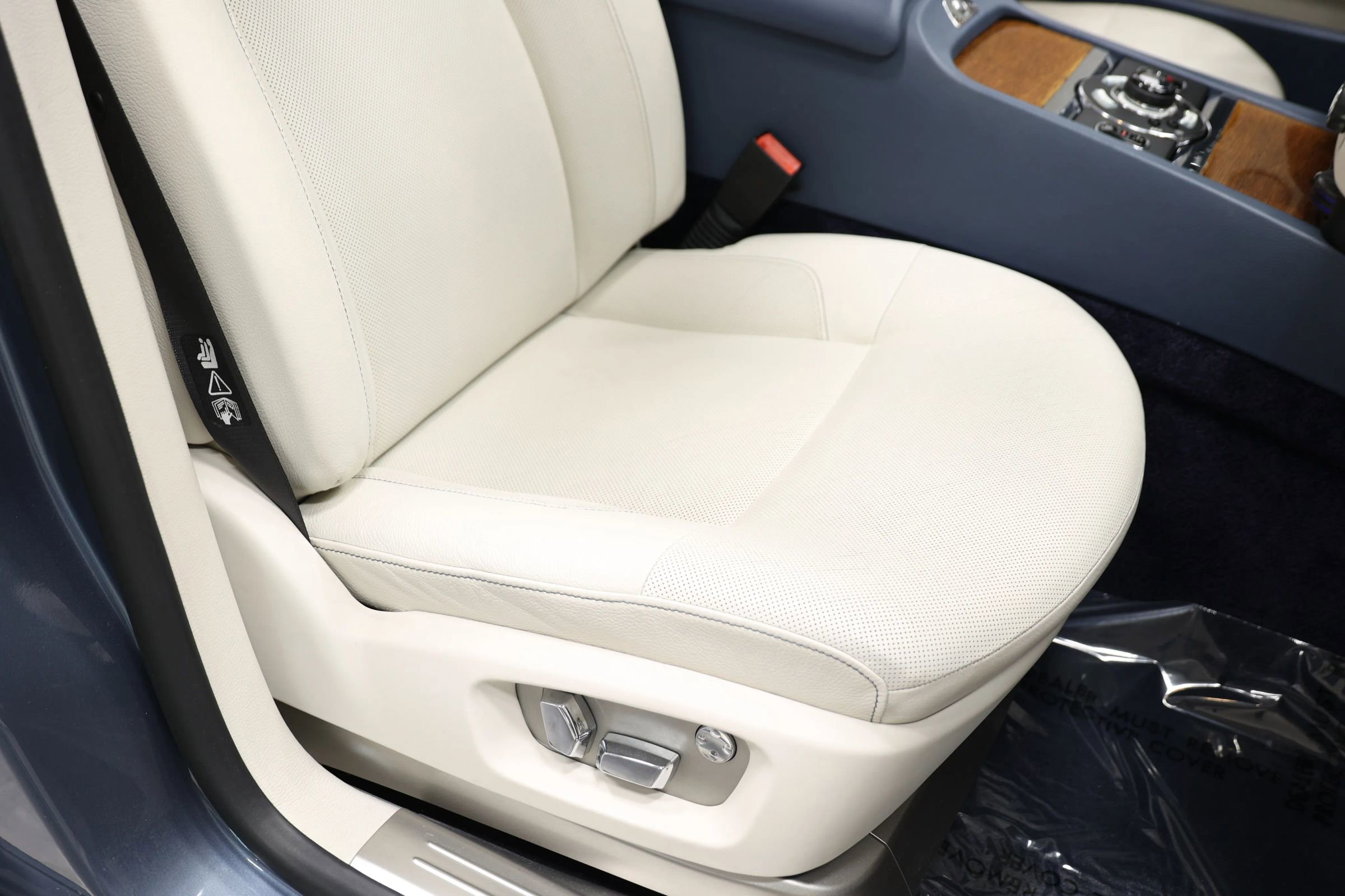 Used 2011 Rolls-Royce Ghost image 91