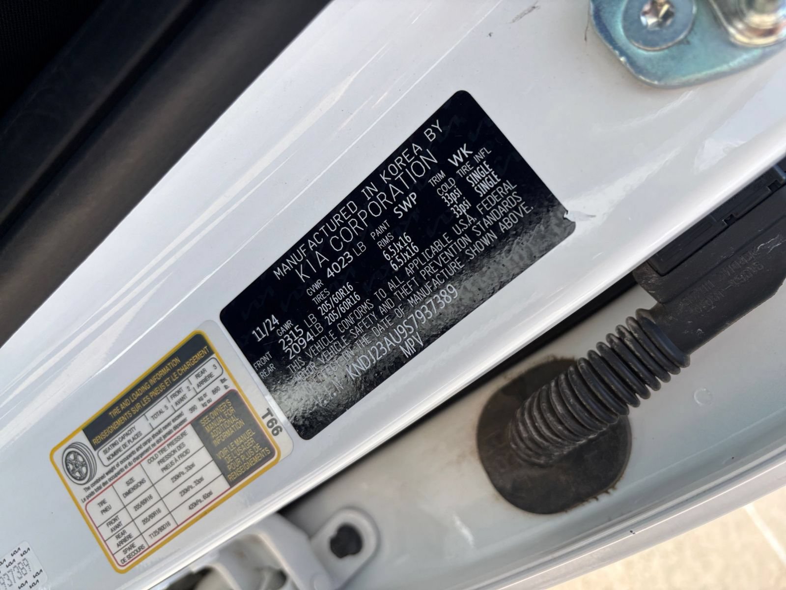 Used 2025 Kia Soul LX w/ LX Technology Package FWD image 22