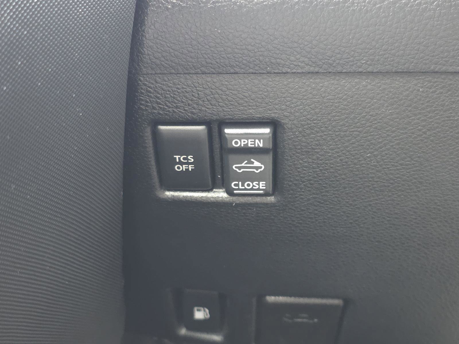 Used 2005 Nissan 350Z Touring RWD image 19