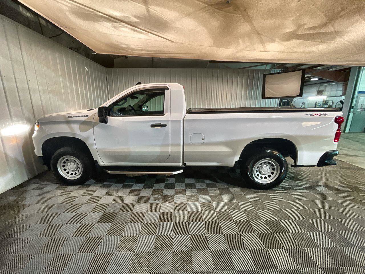 Used 2025 Chevrolet Silverado 1500 W/T w/ WT Value Package image 5