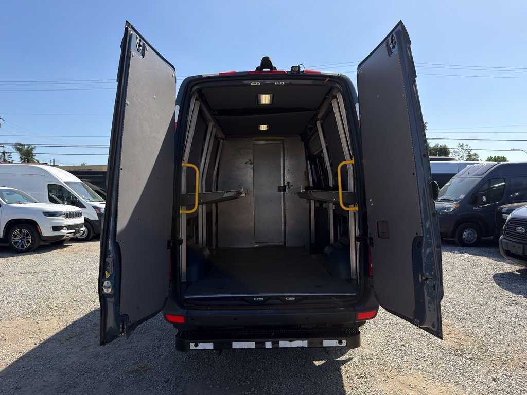 Used 2018 Mercedes-Benz Sprinter 2500 image 10