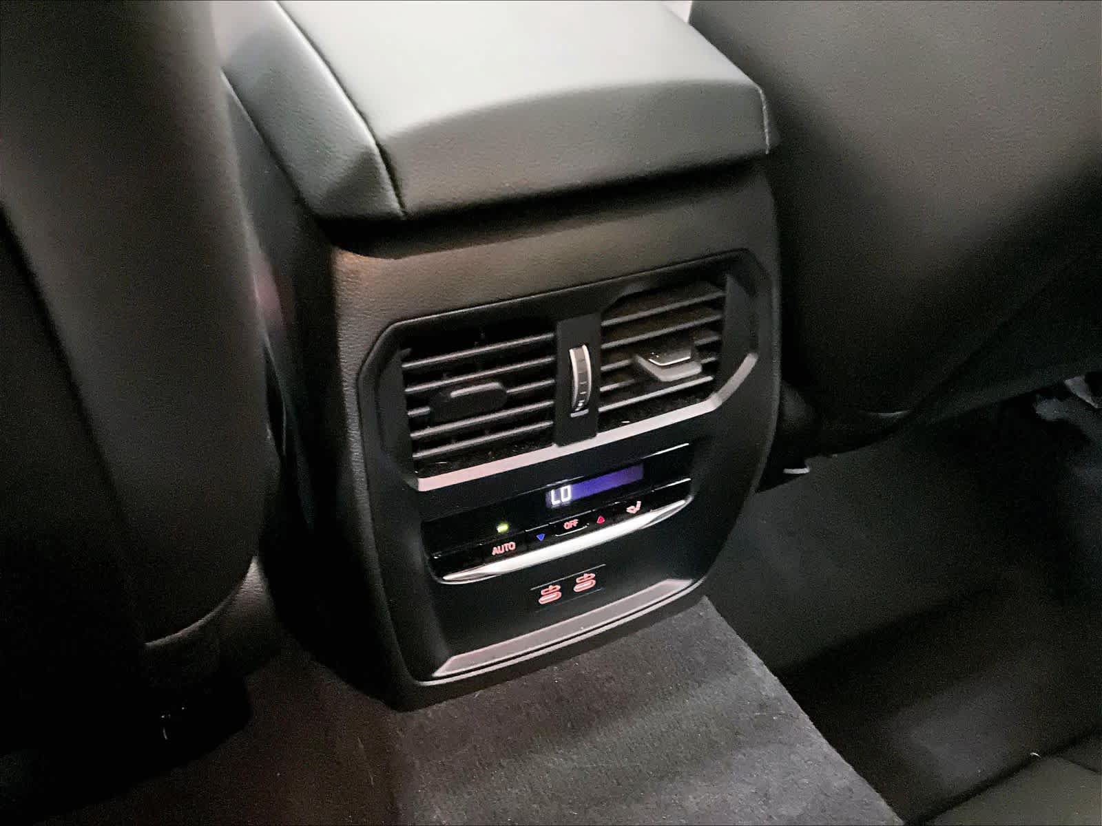 Used 2025 BMW 330i Sedan w/ Convenience Package RWD image 38