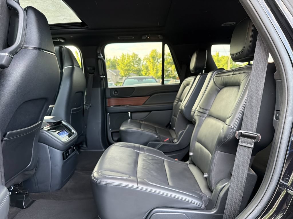 Used 2024 Lincoln Navigator Reserve AWD/4WD image 12