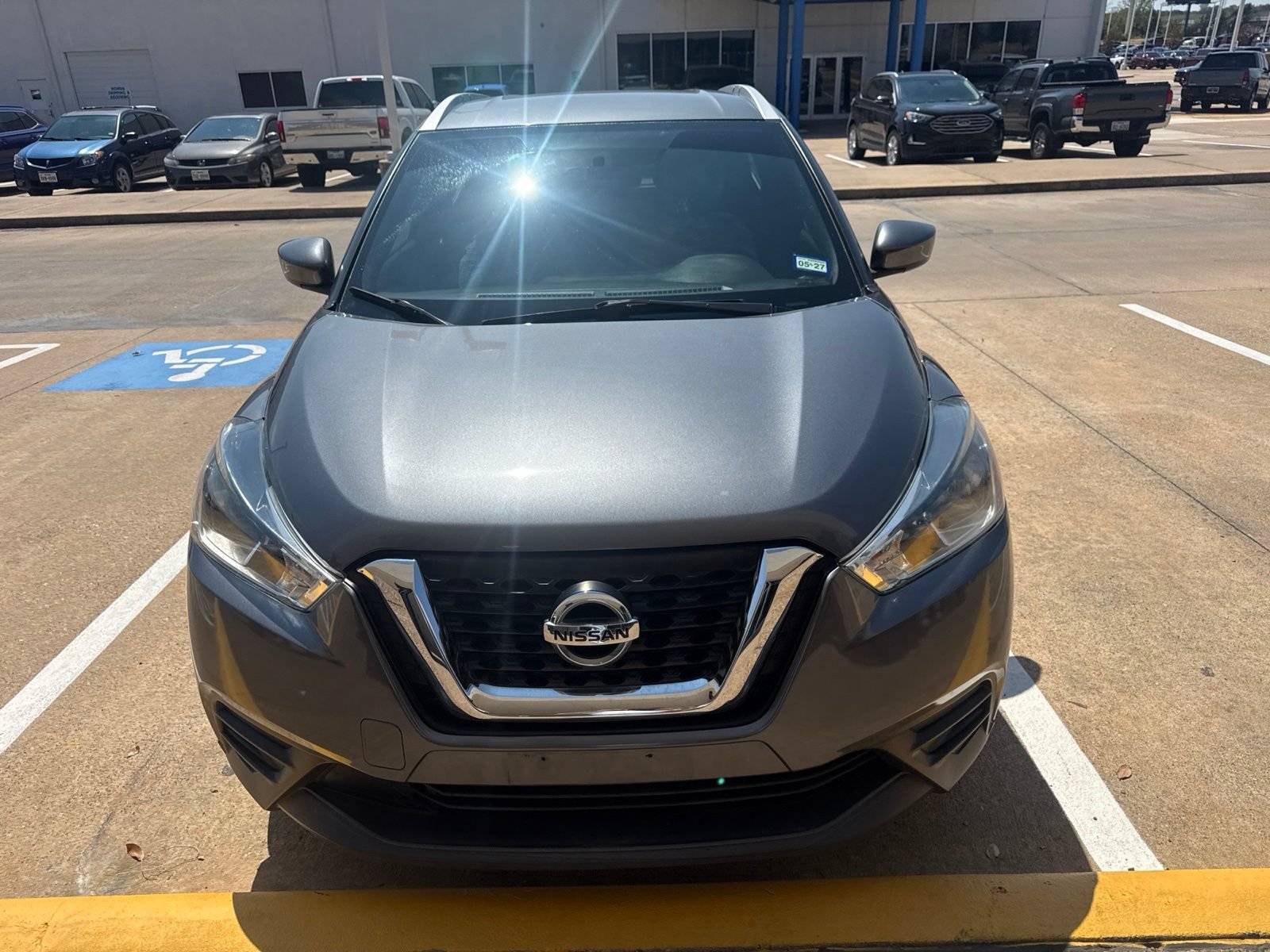 Used 2019 Nissan Kicks SV FWD image 2