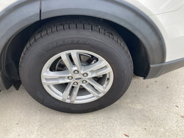 Used 2022 Ford Explorer XLT w/ Equipment Group 202A image 10