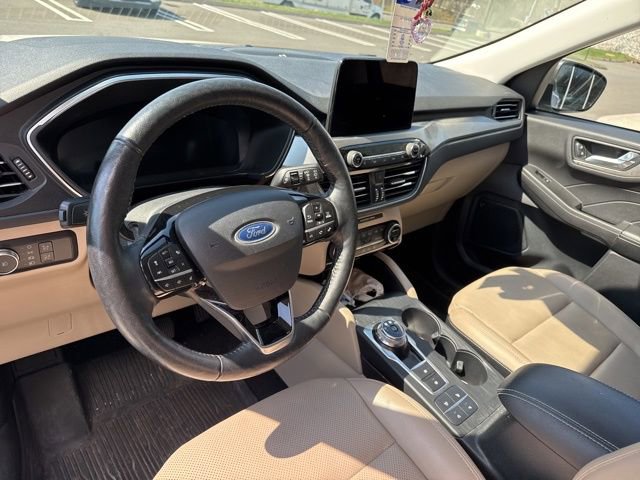 Used 2021 Ford Escape Titanium w/ Class II Trailer Tow Package image 2