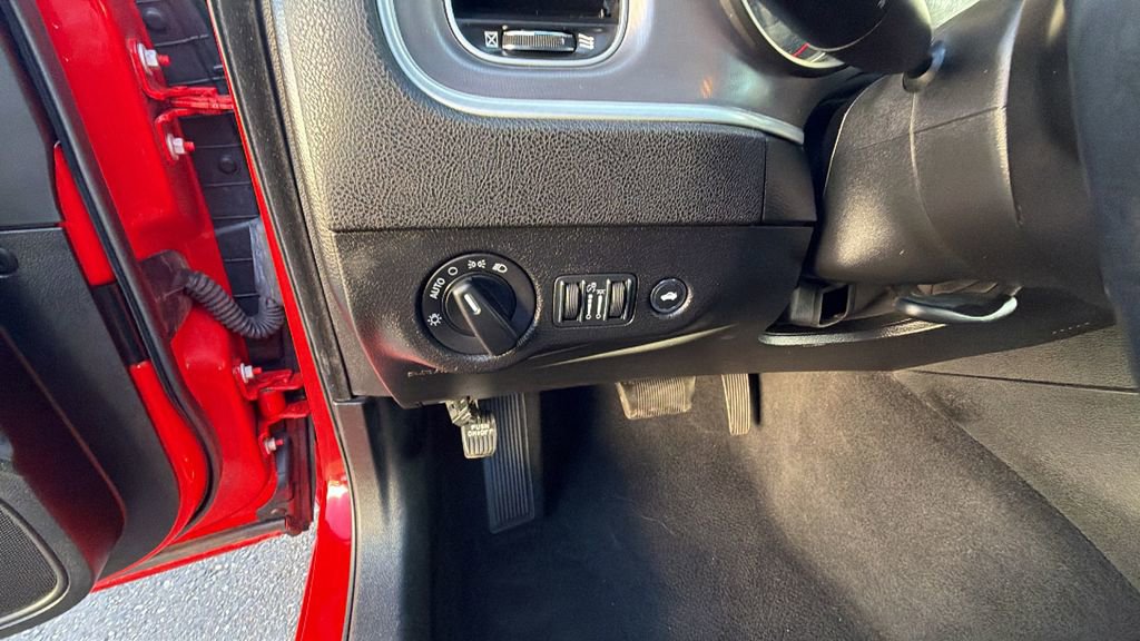 Used 2022 Dodge Charger SXT image 30