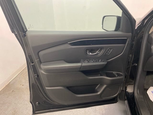 Certified 2025 Honda Pilot EX-L image 18