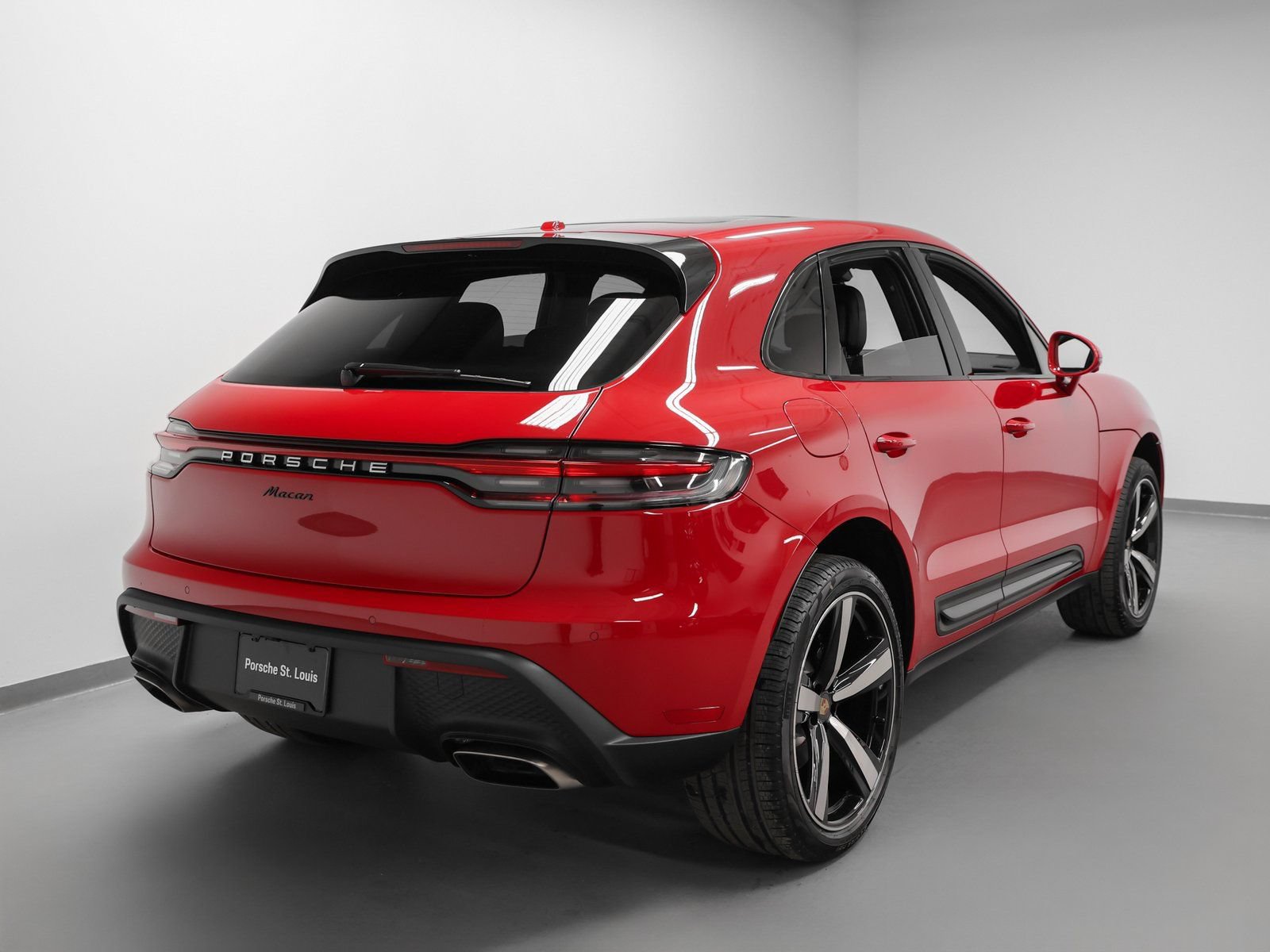 Certified 2026 Porsche Macan AWD/4WD image 12