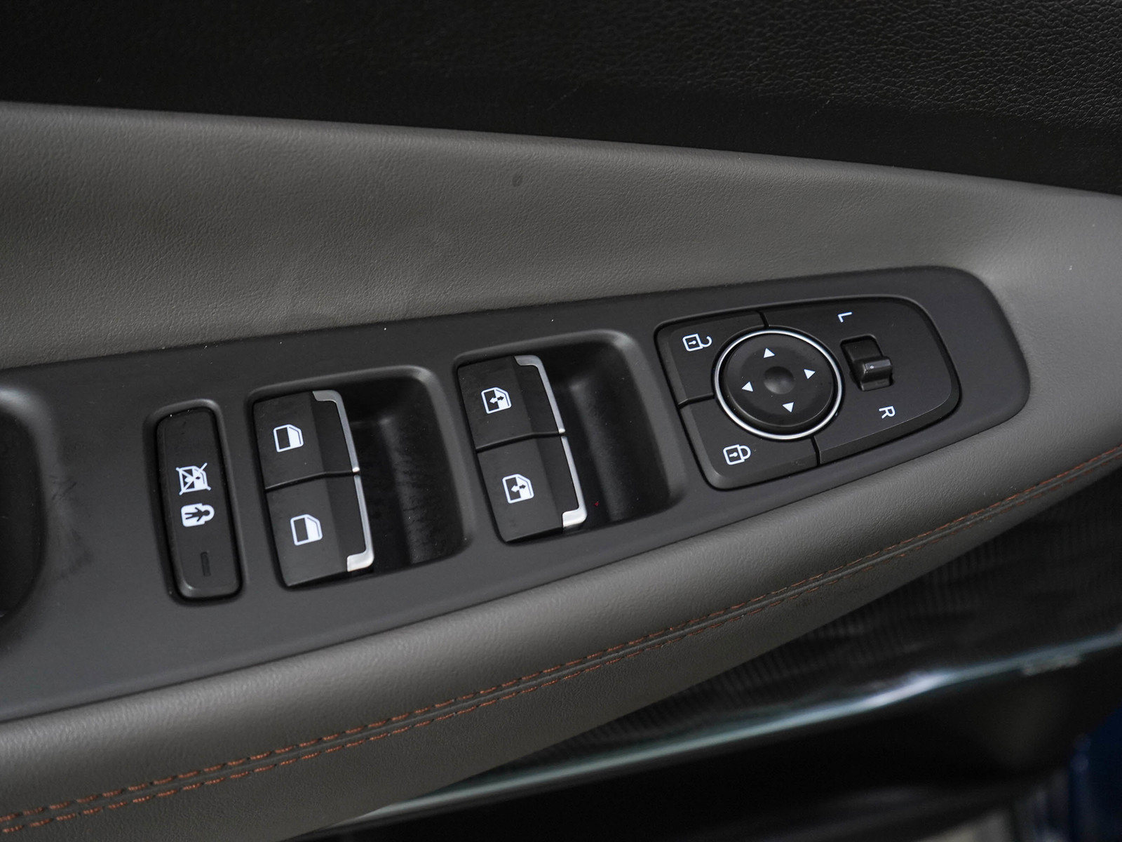 Used 2020 Hyundai Santa Fe Limited AWD/4WD image 23