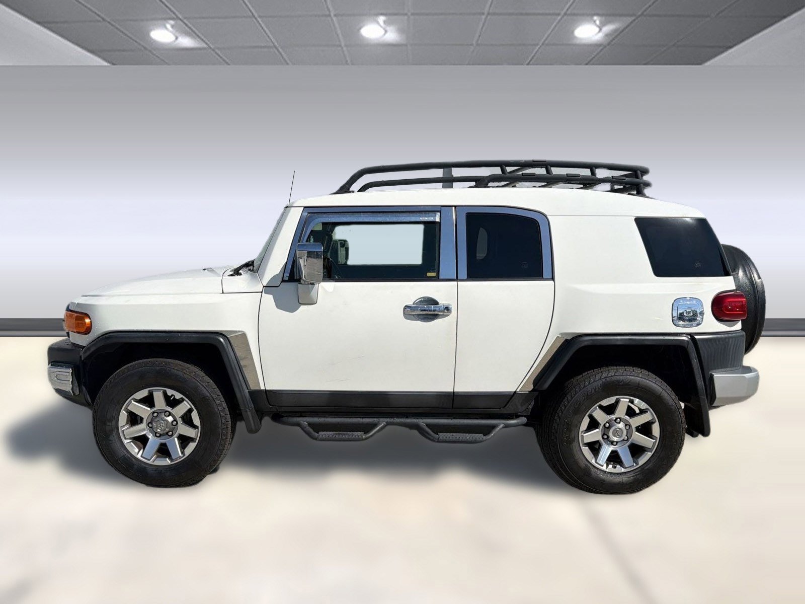 Used 2014 Toyota FJ Cruiser 4WD w/ Upgrade Package image 2