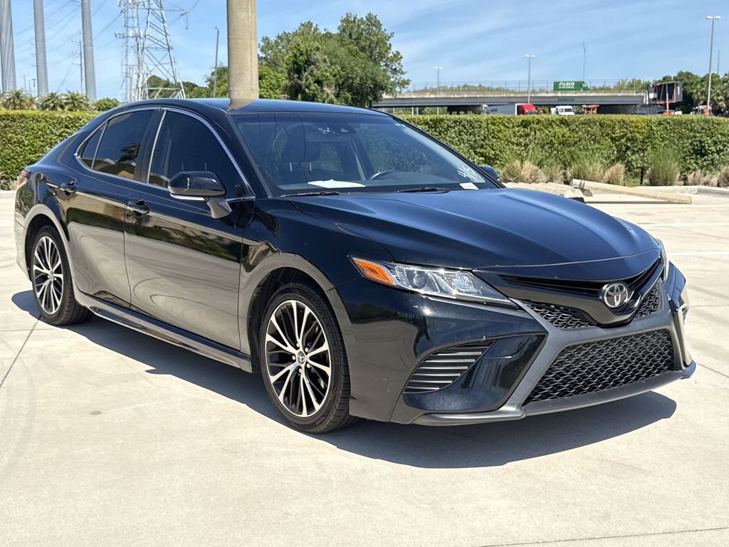 Used 2018 Toyota Camry SE w/ Convenience Package image 12
