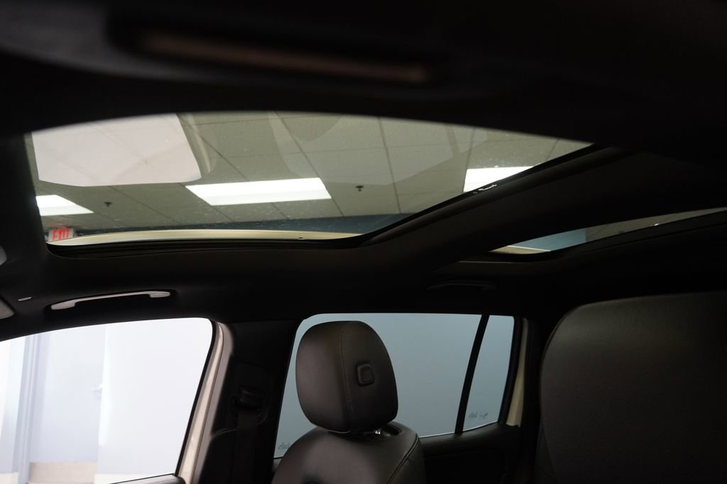 Used 2023 Mercedes-Benz GLB 250 4MATIC image 3