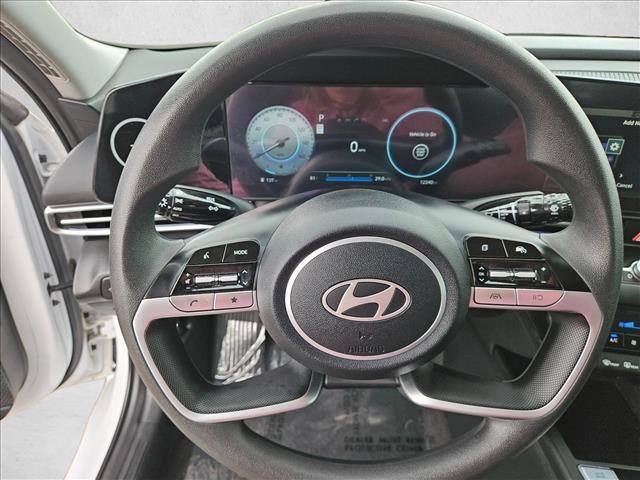 Certified 2024 Hyundai Elantra SEL image 10