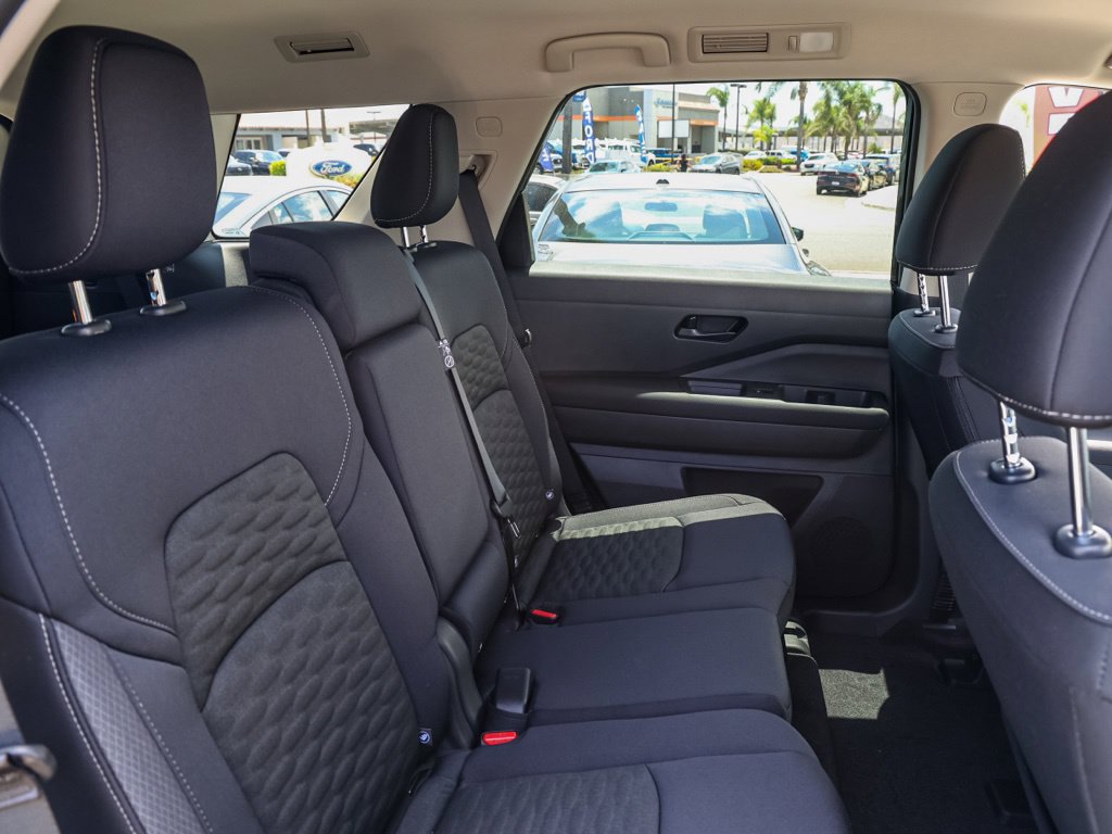 New 2026 Nissan Pathfinder SV FWD image 18