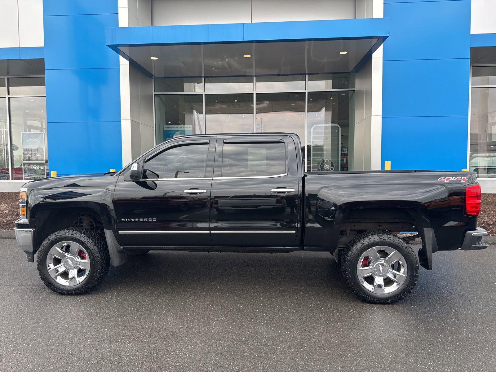 Used 2015 Chevrolet Silverado 1500 LTZ w/ LTZ Plus Package image 9