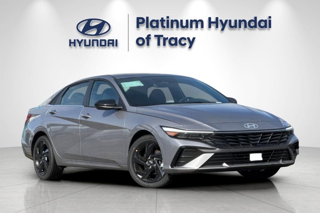 New 2026 Hyundai Elantra SEL Sport Premium FWD image 2