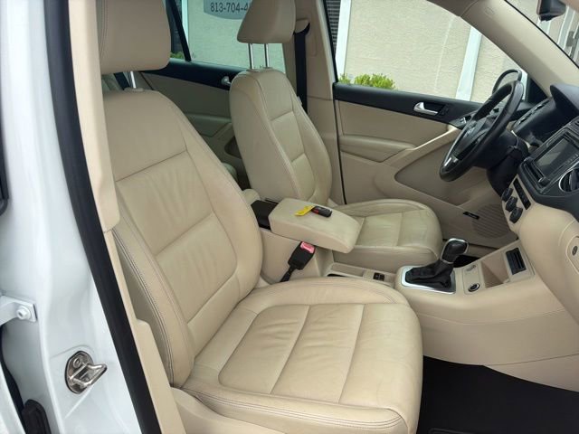 Used 2016 Volkswagen Tiguan SEL FWD image 12