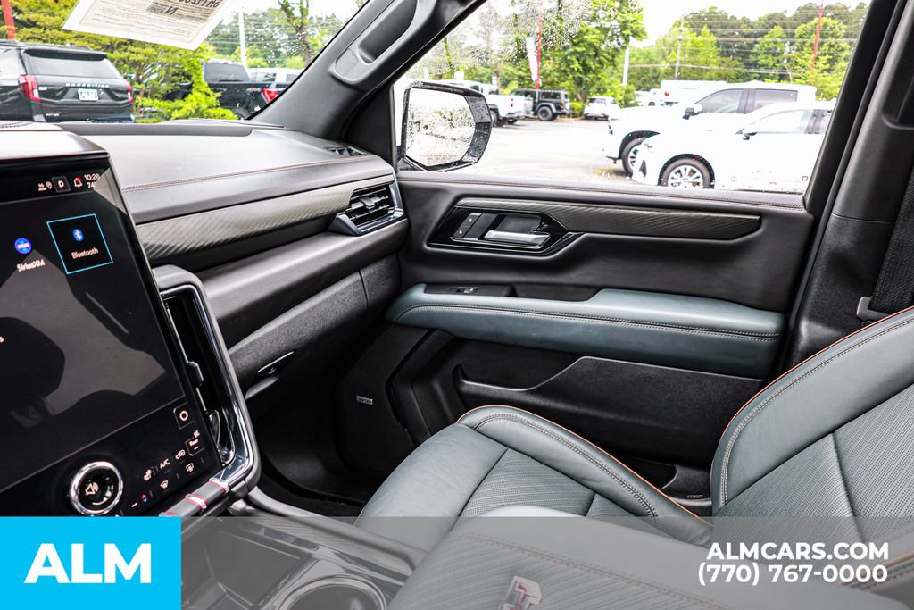 Used 2025 GMC Yukon XL AT4 w/ AT4 Premium Package AWD/4WD image 45